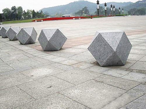 西宁车挡石(图1) 广东石材